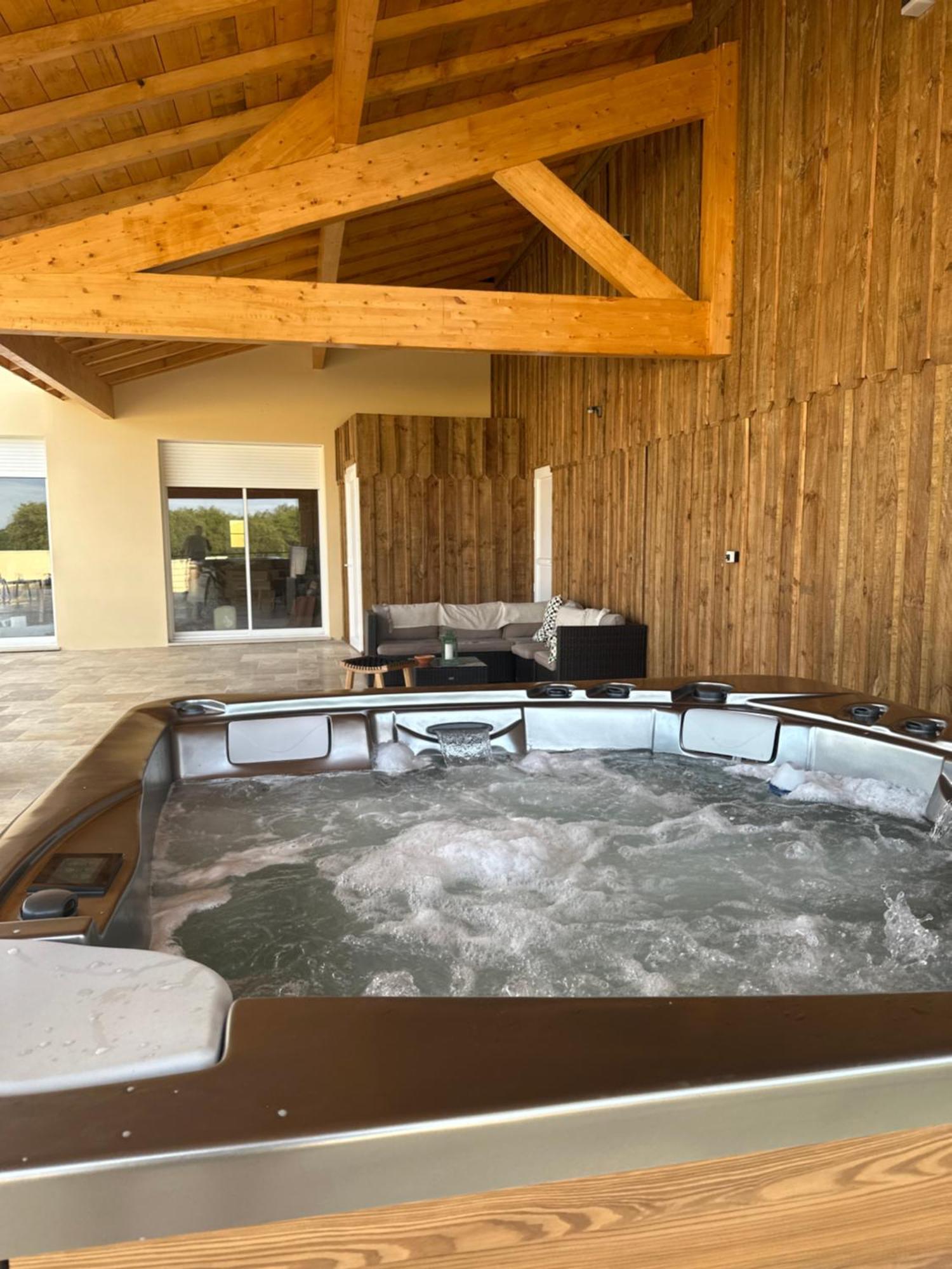 Repaire - Le Repaire De Maltus "Gites & Spa" Lussac  Bagian luar foto